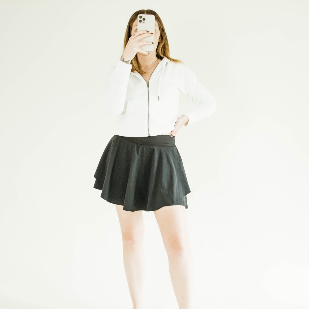 lululemon court rival skirt black size 4 tall